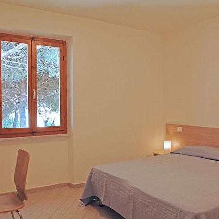 Appartamenti Casa Pineta مارينا دي كامبو الغرفة الصورة
