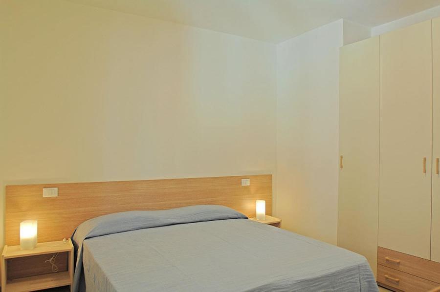 Appartamenti Casa Pineta مارينا دي كامبو الغرفة الصورة