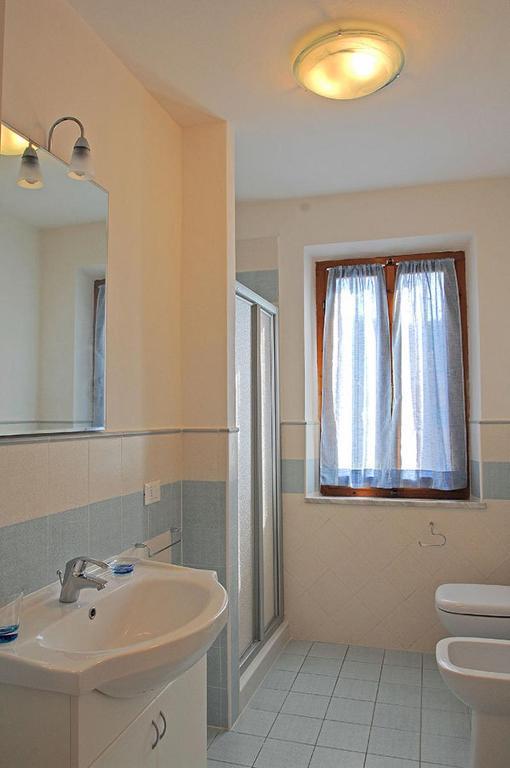 Appartamenti Casa Pineta مارينا دي كامبو المظهر الخارجي الصورة